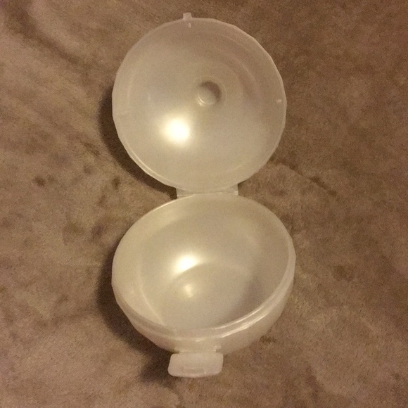 Tupperware Banana, Onion and Muffin holder - Picture 3 of 7